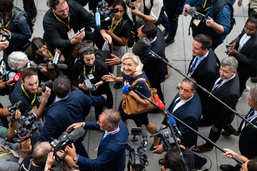 Centrists fail to unite as extremes surge and reshape France’s race